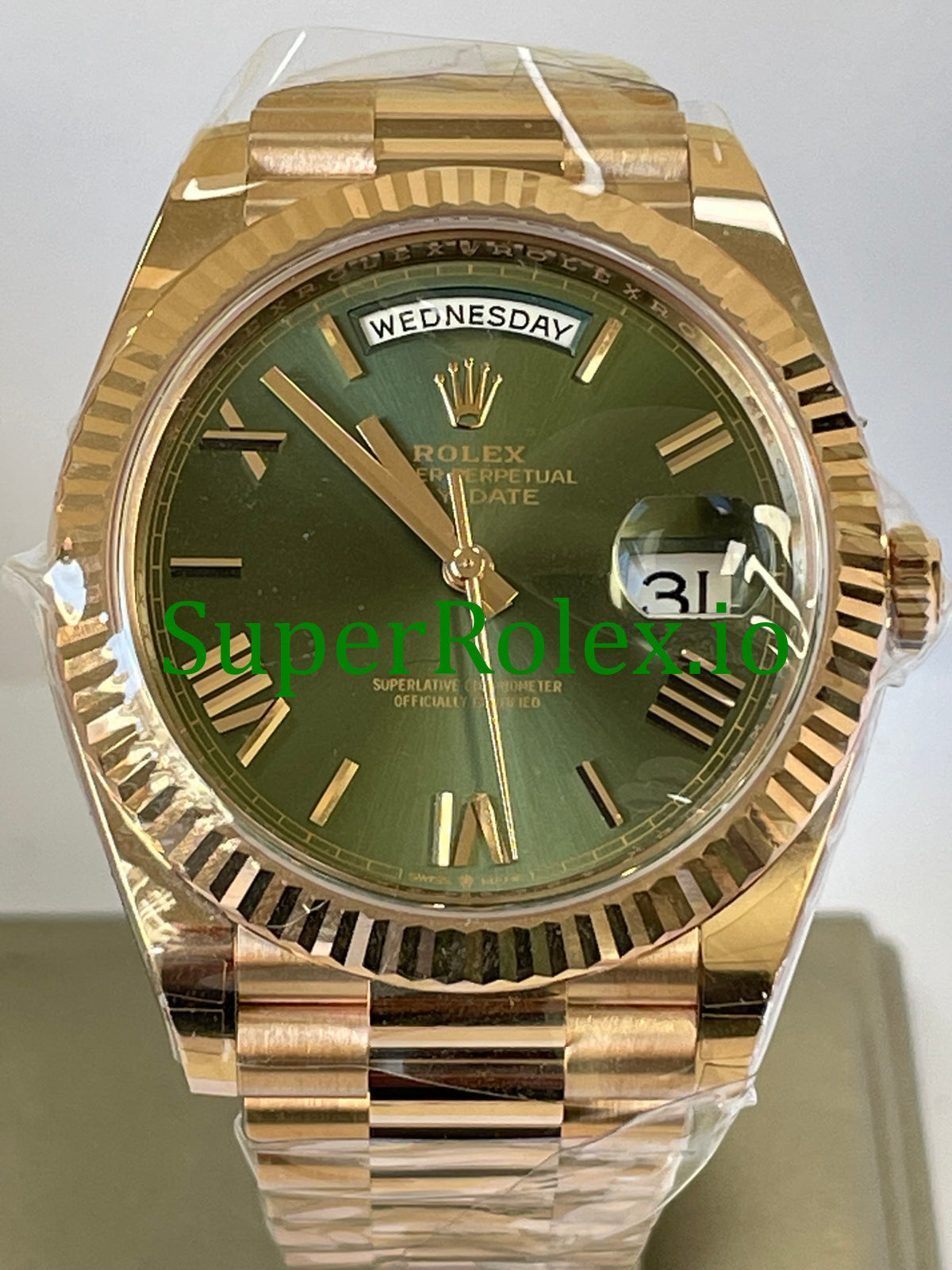 Rolex Day-Date 40MM Everose Gold Ref.228235 - Olive Green Roman Dial