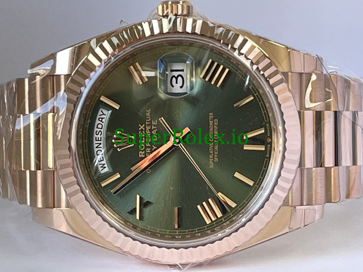 Rolex Day-Date 40MM Everose Gold Ref.228235 - Olive Green Roman Dial