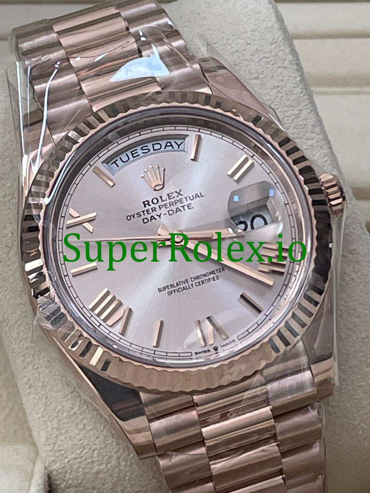 Rolex Day-Date 40 Everose Gold Ref.228235 Sundust Bevelled Roman Dial